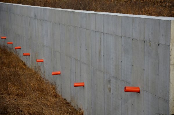 Cost of Retaining Wall Drainage in Cleveland